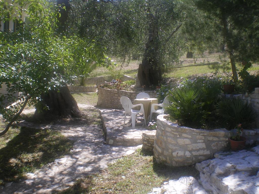Azienda Agricola B&B Macchiaria Вьесте Экстерьер фото